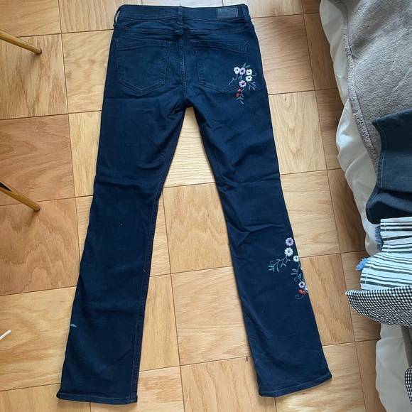 Embroidered Jeans - Picture 4 of 8